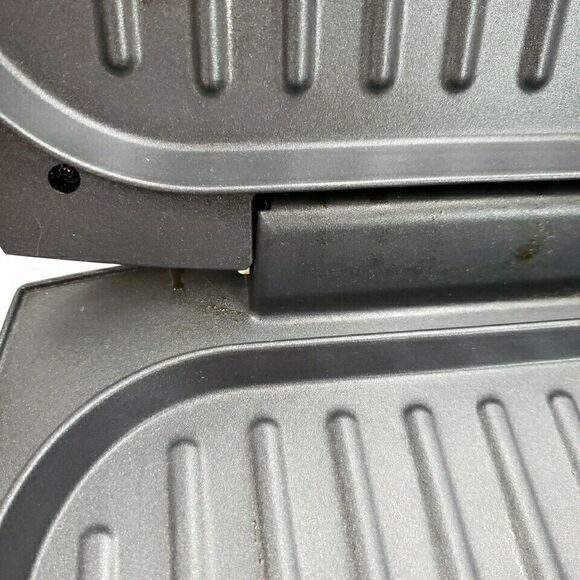 George Foreman Family Size Plus Grill with Cookbook GR26CB EXTRA LARGE XL White - Picture 8 of 16